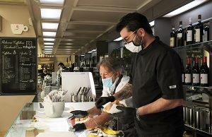 Liguria in zona gialla, riaprono bar e ristoranti