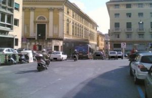 Via SS. Giacomo e Filippo, 80enne genovese travolta da moto: grave al S. Martino