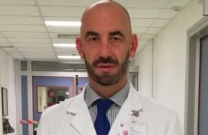 Bassetti: che confusione, ennesimo decreto su base politica non scientifica Bassetti ad Adnkronos: Non possiamo dire vi vacciniamo tutti, vorrebbe dire siamo in emergenza