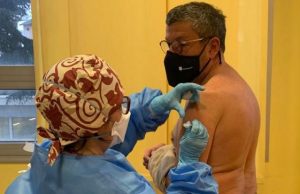Vaccino anti Covid, Brunetto: stamane ho ricevuto la seconda dose e sto benissimo