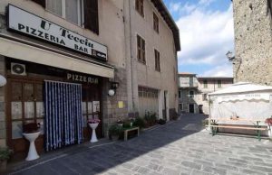 Beve caffé dentro il bar per ripararsi dal freddo: sanzione e locale chiuso 5 giorni