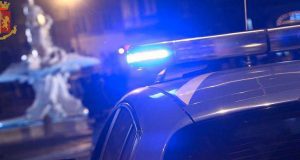 Forza magazzino nel centro storico, la polizia arresta 54enne