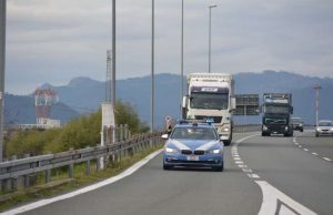 Mezzi pesanti fermi in A12, A7 e A12, code e rallentamenti Mezzi pesanti fermi in A12, A7 e A12, code e rallentamenti