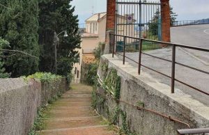 Tentato furto in Salita Cavallo, donna fa scappare i ladri