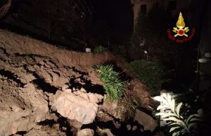 Largo merlo a Quezzi: crollato muraglione. Evacuati alloggi a fondo strada