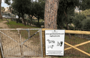 Aree cani di Villa Fiske, pronta la cartellonistica
