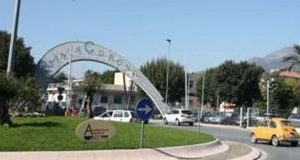 Una donna di 80 anni è deceduta oggi in seguito ad un incidente stradale avvenuto ad Albenga, in regione Leca.