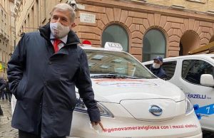 Caruggi, Bucci: domani al via il servizio navetta elettrico, frequenza 30 minuti