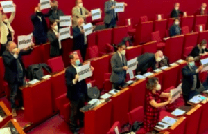 Tursi, cartelli delle minoranze contro Esselunga a S. Benigno: vergogna