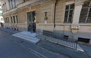 Ignoti entrano nella scuola di piazza Palermo, distributori automatici scassinati