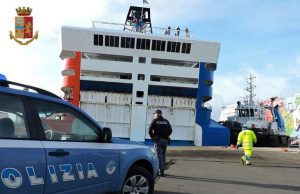 Uccide moglie, rapisce figlia di 8 anni e tenta fuga in Tunisia. Preso a Genova