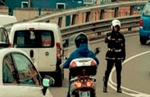 Avviso vento di burrasca: a Genova, sopraelevata, giardini e cimiteri chiusi Vento di burrasca forte, chiusa sopraelevata alle due ruote e furgonati