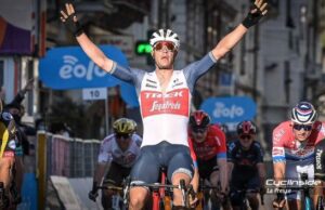 La Sanremo al sorprendente belga Jasper Styven