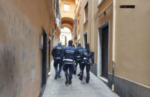 Festa della Repubblica: Medaglia d’Argento al Merito Civile a Polizia locale di Genova Operazione antidroga della Polizia locale dal centro storico a Rivarolo
