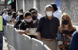 Usa, via le mascherine all’aperto per i vaccinati