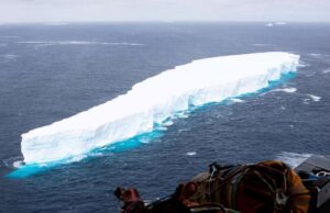 Il più grande iceberg del mondo si è staccato in Antartide