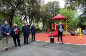 Bucci e Carratù inaugurano i giardini Tito Rosina, tra Carmine e Castelletto