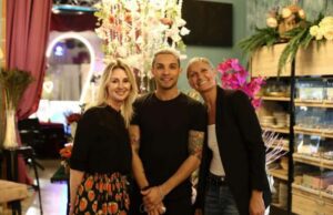 Marco Carta gira il nuovo videoclip Marco Carta gira il nuovo videoclip. Il cantante sardo a Rivabella di Rimini per girare alcune scene del nuovo video