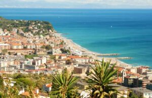 Sventola bandiera blu sulle spiagge di Varazze Varazze