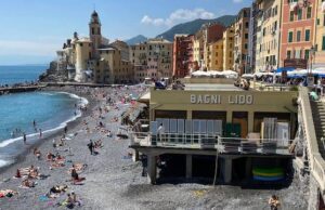 Primo tuffo a Camogli e sbatte la testa sul fondale: 12enne in codice rosso al S. Martino