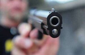 Sestri Ponente, rapina a mano armata in supermercato: cassiere reagisce e ladri scappano La Polizia arresta il rapinatore di Sestri Ponente