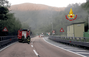 Frontale sulla A12, interviene anche l’elisoccorso Frontale sulla A12, interviene anche l’elisoccorso