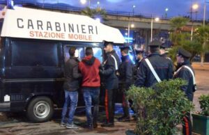 No pago conto e aggredisce titolare bar via Gramsci: denunciato Spaccio a Caricamento, marocchino trovato con panetto di hashish: arrestato