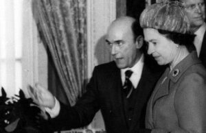 La regina Elisabetta è morta a 96 anni, lunga vita al nuovo re Carlo