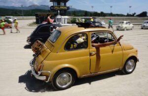 È record per la Festa Planetaria della storica Fiat 500 È Record per la Festa Planetaria della storica Fiat 500