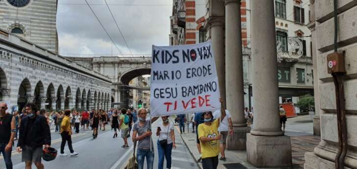 In atto a Genova la manifestazione No green pass