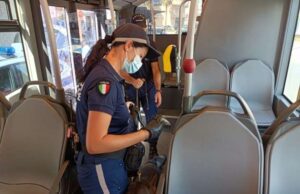 Loano, al via i controlli della Polizia locale sui bus Loano, al via i controlli della polizia locale sui bus