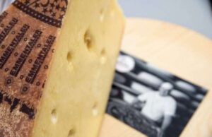 Cheese 2021 a Bra. La Sardegna in Svizzera con Giovanni Melis vassallo del re Emmentaler