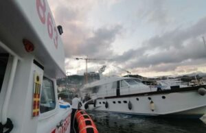 Incendio imbarcazione ormeggiata nel porto di Varazze Incendio imbarcazione ormeggiata nel porto di Varazze