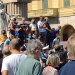 Bagno di folla per il funerale del sindaco Di Capua