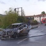 Auto a fuoco sul raccordo in direzione La Spezia, fiamme spente dai VVF