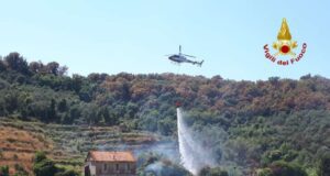 Incendio sulle alture tra Alassio e Laigueglia