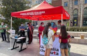 Croce Rossa e forze dell’ordine contro le droghe Croce Rossa e forze dell’ordine contro le droghe