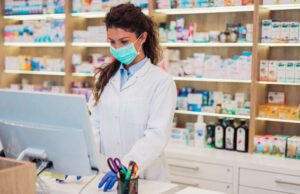 Obbligo Green pass: prenotazioni tamponi in farmacie liguri fino a dicembre