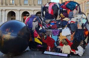 De Ferrari, danneggiata opera di Gaetano Pesce: denunciati 3 giovani genovesi