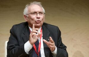 Il ministro Bianchi firma Atto di indirizzo politico-istituzionale per il 2022 Il Ministro Bianchi firma Atto di indirizzo politico-istituzionale per il 2022