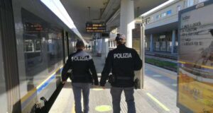 Fermati per un controllo, mostrano documenti falsi: quatto algerini arrestati dalla Polfer