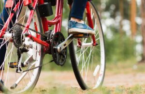 Violenza minorile, ragazzino rapinato da coetanei: preso a pugni per la bici Torna a Genova Bike to Work