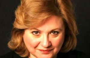 Coppia aperta quasi spalancata, al Sipario strappato Coppia aperta quasi spalancata, al Sipario strappato