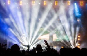 Covid, discoteche e palestre dal 2 dicembre è possibile richiedere contributi Chiusura discoteche, la rabbia del Silb: cancellato intero comparto produttivo italiano