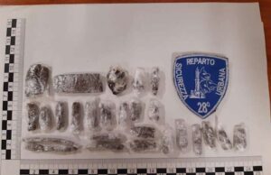 Pusher senegalese arrestato dalla Polizia locale con 26 dosi di hashish Pusher senegalese arrestato dalla Polizia locale con 26 dosi di hashish
