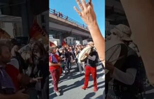 Sciopero, corteo diviso in due: in Sopraelevata e in direzione centro | Video