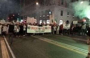 Ieri a Genova manifestazione No green pass, corteo in centro | Video Ieri a Genova manifestazione No green pass, corteo in centro