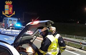 Guida la Harley in stato di ebbrezza e urta segnaletica: denunciato