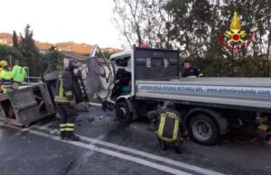 Chiavari, autotreno perde il carico che investe camioncino Chiavari, autotreno perde il carico che investe camioncino