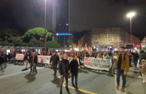 No Green pass a Genova, il corteo di un migliaio di persone